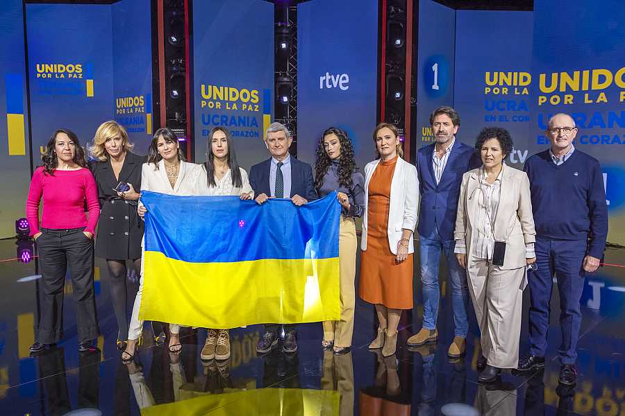 El equipo de 'Unidos por la paz: Ucrania en el corazón' reunido para la foto