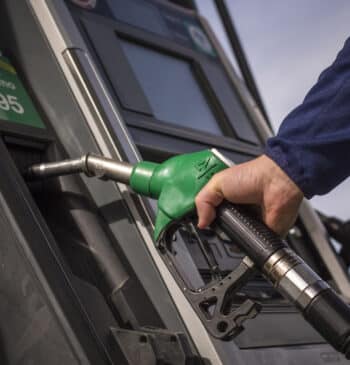 Las gasolineras advierten de subidas de precios si se prolonga la crisis [...]