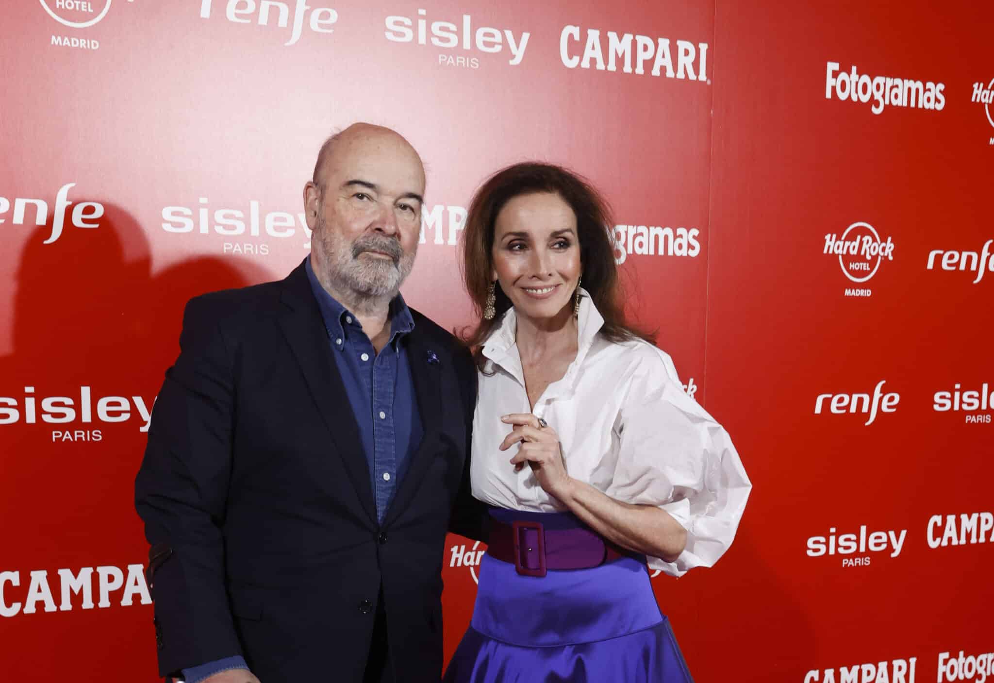 Los actores Antonio Resines Ana Belén posan a su llegada a la gala de entrega de los Premios Fotogramas de Plata 2021