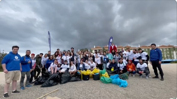 Cesur celebra el Día de la Tierra y recoge más de 200 kilos de residuos en Madrid y Málaga