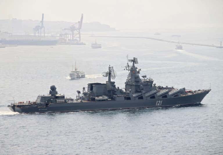 Rusia confirma que su buque insignia de misiles 'Moskva' se ha hundido en el Mar Negro