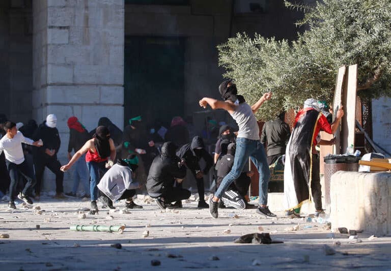 153 palestinos y tres policías israelíes, heridos por enfrentamientos en Jerusalén