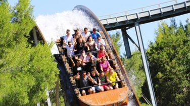 El Parque de Atracciones de Madrid y Parque Warner donarán un euro por entrada online para los refugiados