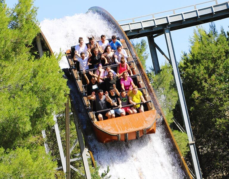 El Parque de Atracciones de Madrid y Parque Warner donarán un euro por entrada online para los refugiados