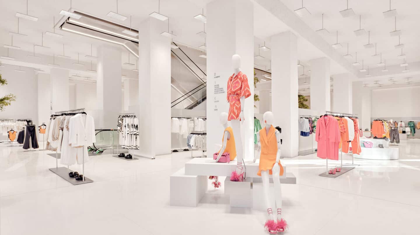 Interior de la nueva tienda de Zara en la Plaza de España, Madrid, el Zara más grande del mundo