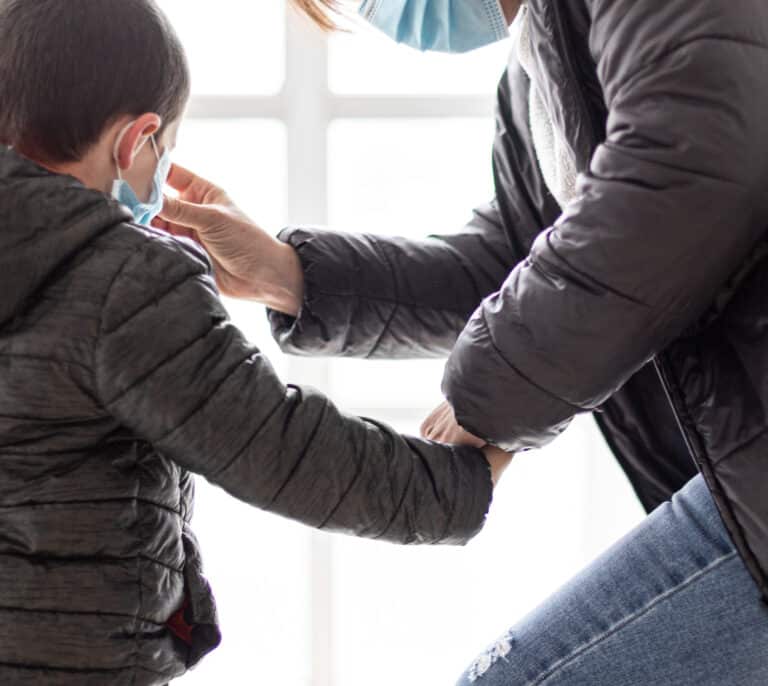 Docentes, centros y familias discrepan sobre la retirada de la mascarilla habiendo retomado las clases tras Semana Santa