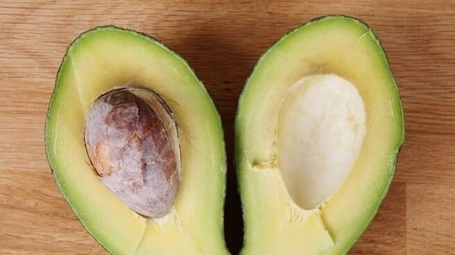 Aguacate partido. Aguacate partido.