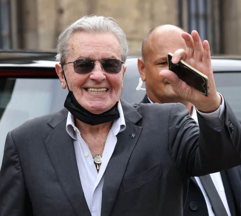 No, Alain Delon no va a morir en breve por eutanasia