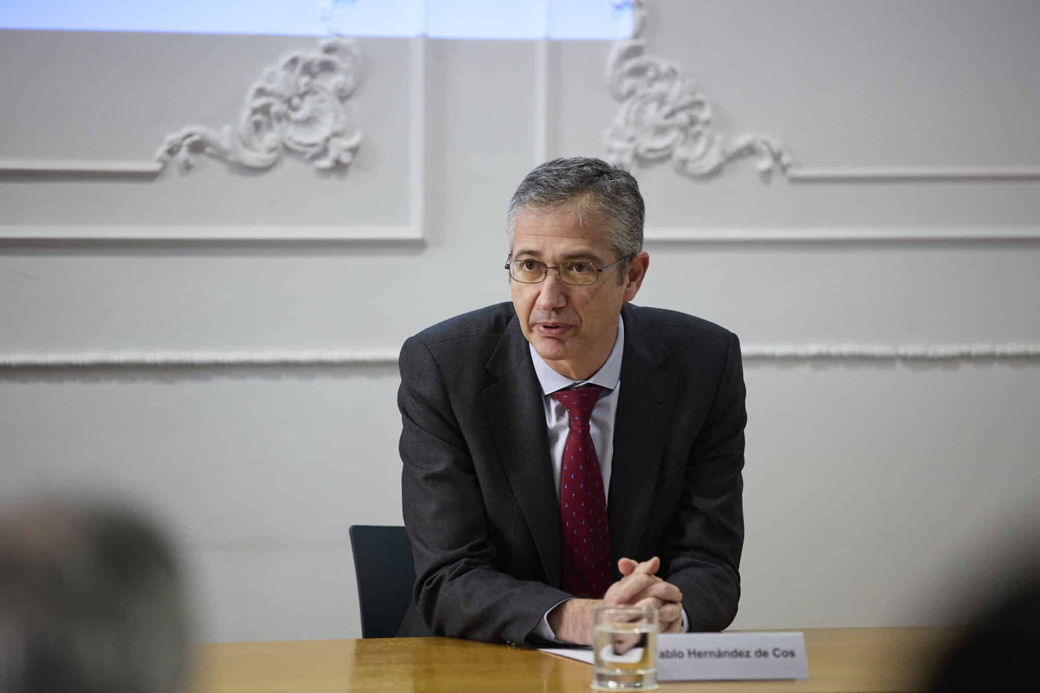 El gobernador del Banco de España, Pablo Hernández de Cos, interviene en un acto.