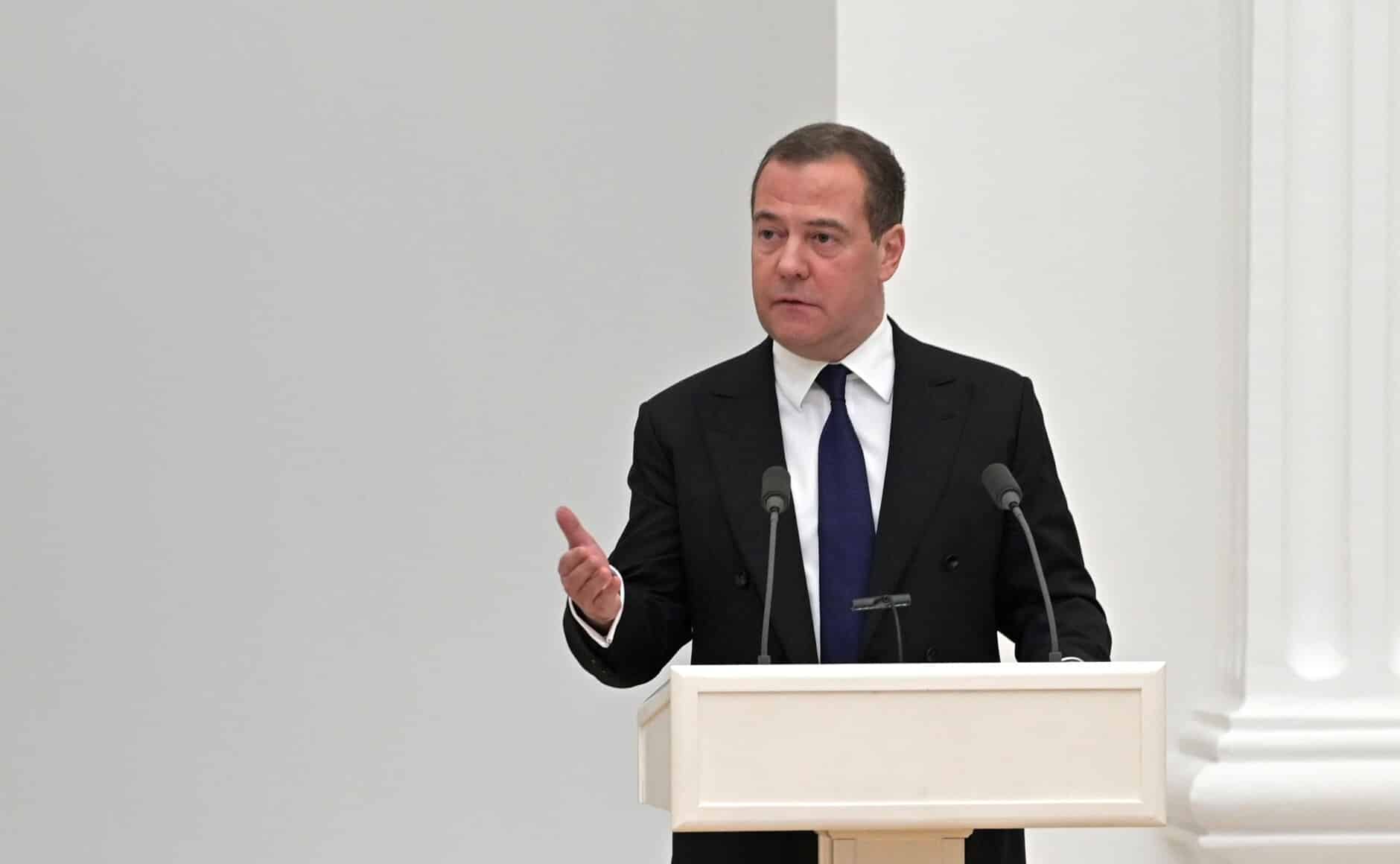 El expresidente ruso Medvedev pide exportar productos agrícolas solo a "países amigos"