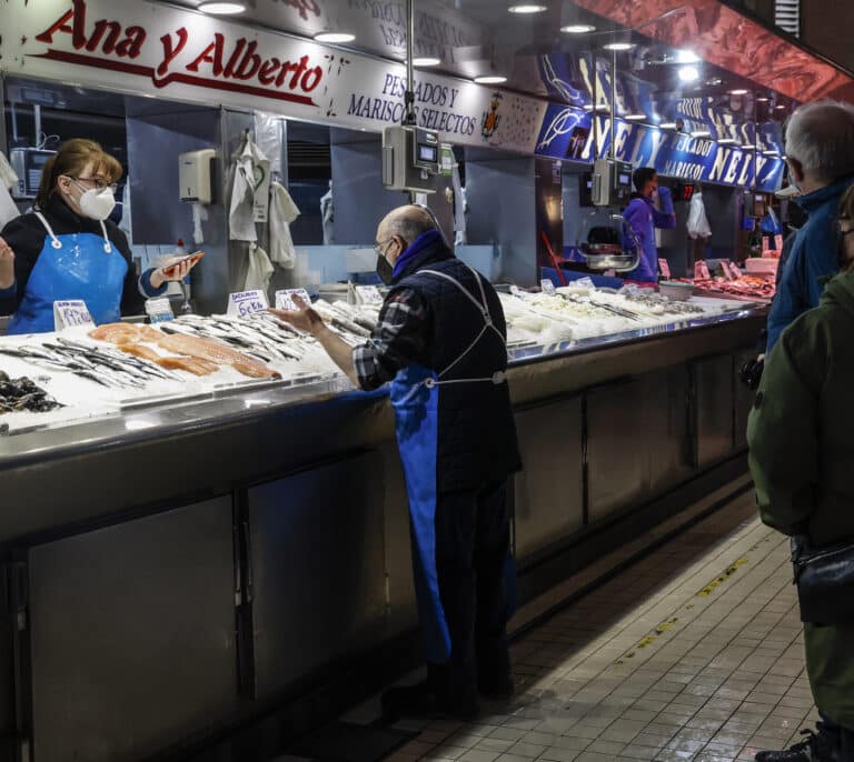 El PIB frena su crecimiento en el primer trimestre hasta el 0,3% por la caída del consumo