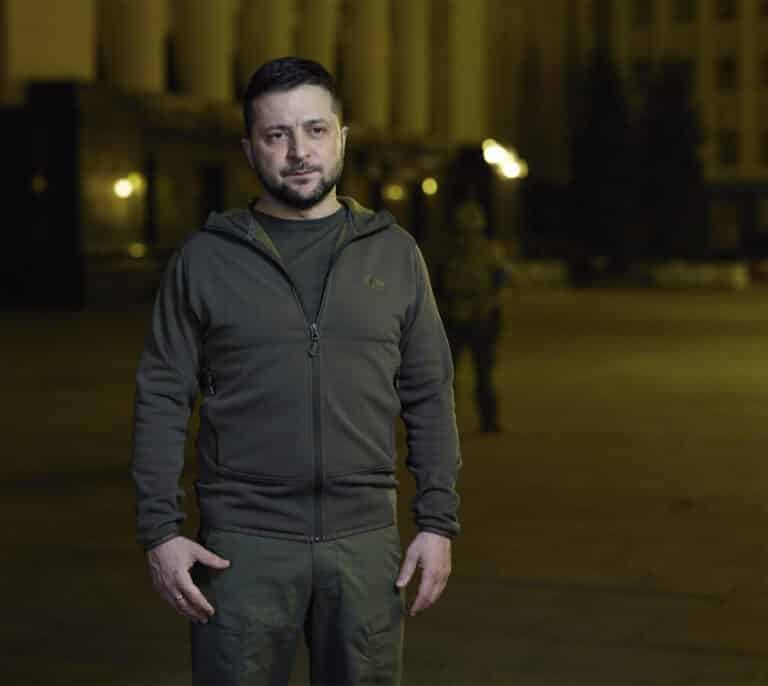 Zelenski destituye a dos generales por "traidores"