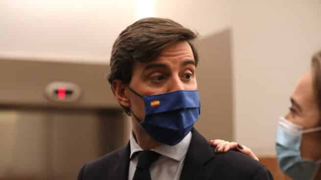 El Congreso vota el aumento del gasto en Defensa y debate la prisión permanente revisable El vicesecretario de Comunicación del Partido Popular, Pablo Montesinos, en una sesión plenaria en el Congreso de los Diputados