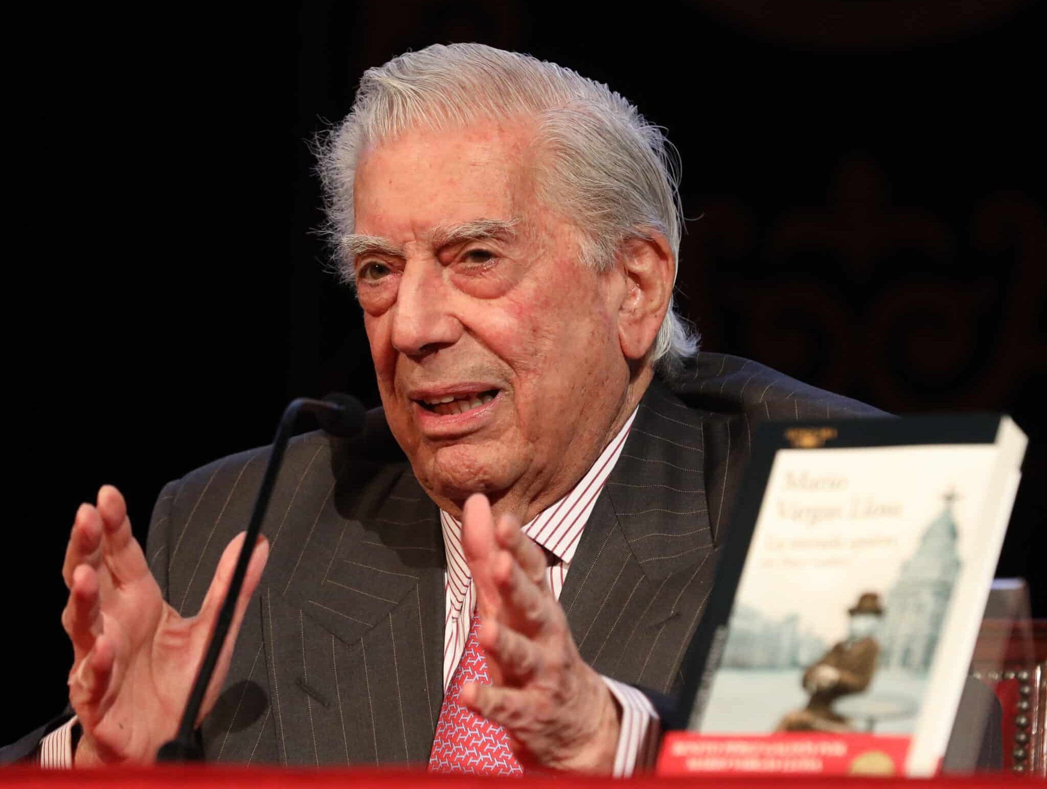 El escritor, político y periodista, Mario Vargas Llosa, presenta su libro ‘La mirada quieta (de Pérez Galdós)’