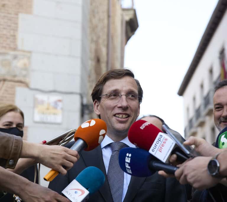 Almeida ganaría en Madrid pero necesitaría a Vox y Ciudadanos para gobernar