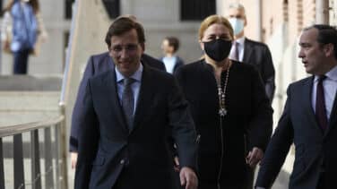 Almeida ve "raro" que la Fiscalía sólo investigue instituciones del PP: "¿No va a investigar otras?"