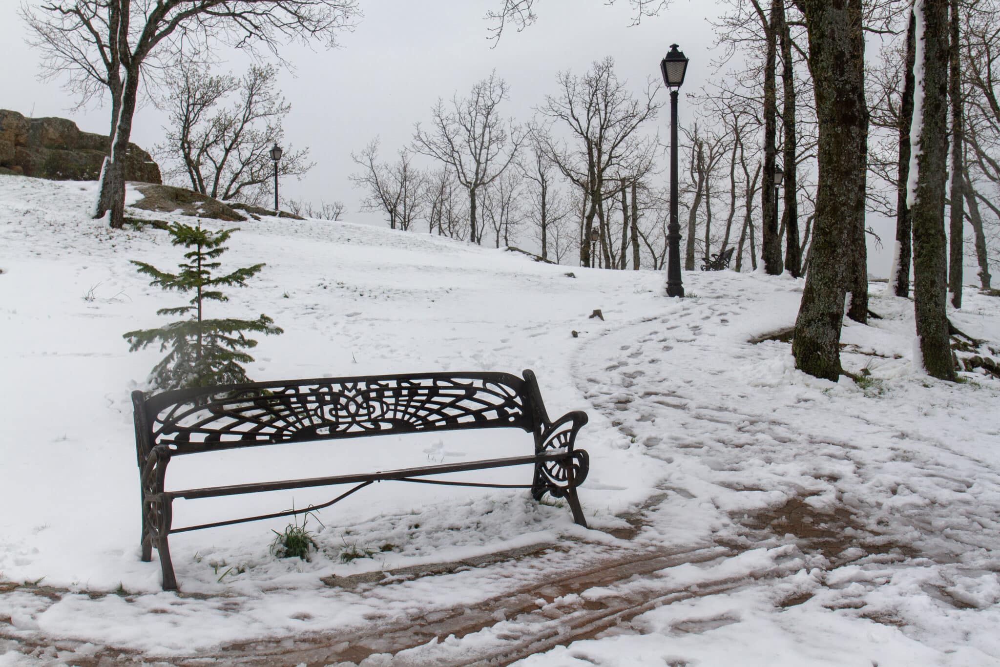 La lluvia, la nieve y el viento marcan la jornada de este sábado en gran parte de la península