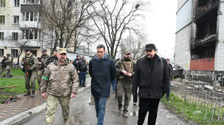 El presidente del Gobierno, Pedro Sánchez, visita la ciudad de Borodyanka antes de reunirse con el presidente de Ucrania