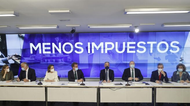 El líder del PP, Alberto Núñez Feijóo, preside la reunión del Comité Ejecutivo Nacional.