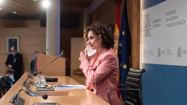 María Jesús Montero presenta los datos de cierre de la ejecución presupuestaria del 2021 La ministra de Hacienda y Función Pública, María Jesús Montero, presenta los datos de cierre de la ejecución presupuestaria de las Administraciones Públicas del ejercicio 2021.