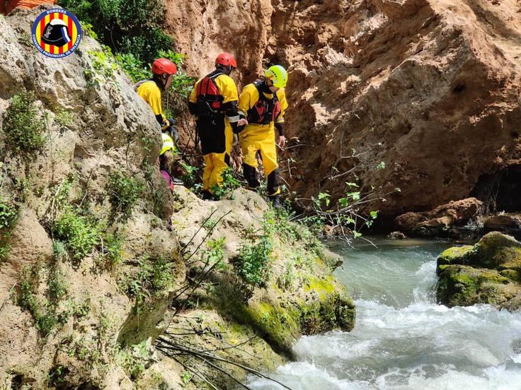 Mueren una madre y su hijo tras caer a una zona de agua en el paraje de Los Chorradores de Navarrés