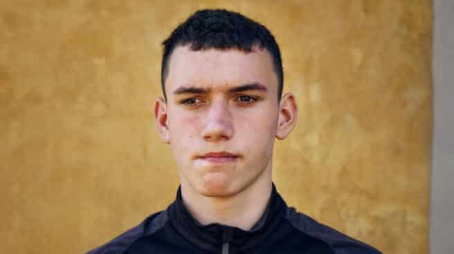 Oleksii, 15 years old, fled from the village of Vrubivka, Luhansk region. He calls his parents every day and, while they talk, he can hear the sound of shelling in the background. When asked if he had a message for the world about the war in Ukraine, he re