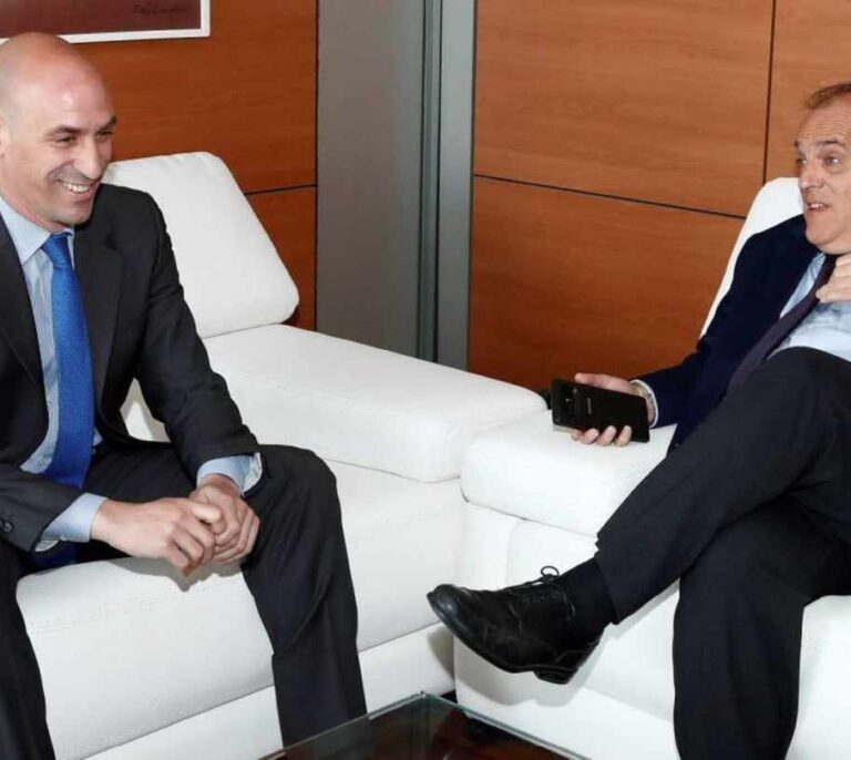 Tebas pide que la RFEF responda de ocho millones por el posible desvío de fondos para los árbitros