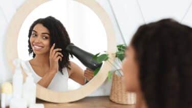 Este secador de pelo iónico profesional GHD ahora con 25% de descuento