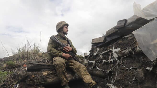 Un soldado ucraniano hace un descanso en el ataque a Horlivka Guerra en Ucrania: ¿quién va ganando?