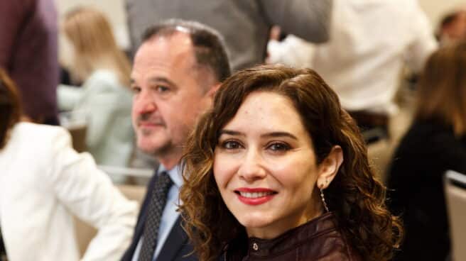 AYUSO DESAYUNA EN VITORIA CON EMPRESARIOS.