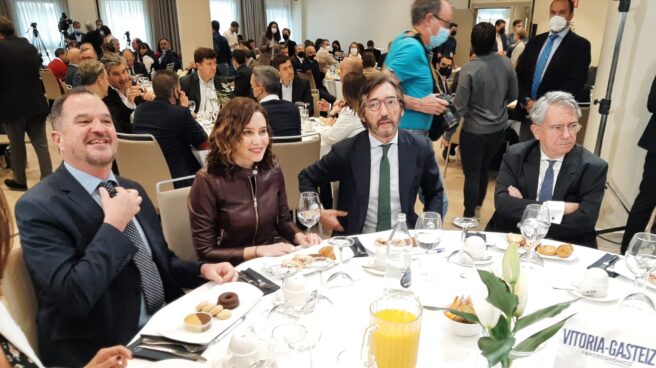 Isabel Díaz Ayuso con empresarios vascos Isabel Díaz Ayuso en el 'Foro Económico: Madrid, un modelo económico y fiscal'