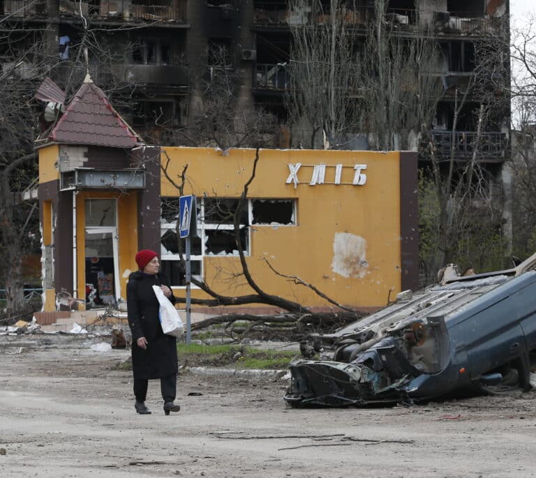 Rusia anuncia un alto el fuego unilateral para evacuar a los civiles de la planta de Azovstal, en Mariúpol