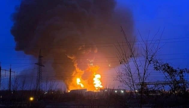 Incendio en un depósito de Belgorod (Rusia).