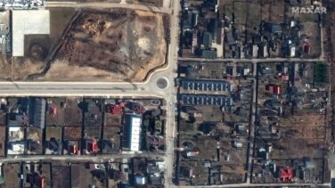 Drones e imágenes por satélite desmontan las teorías de la conspiración sobre los muertos de Bucha