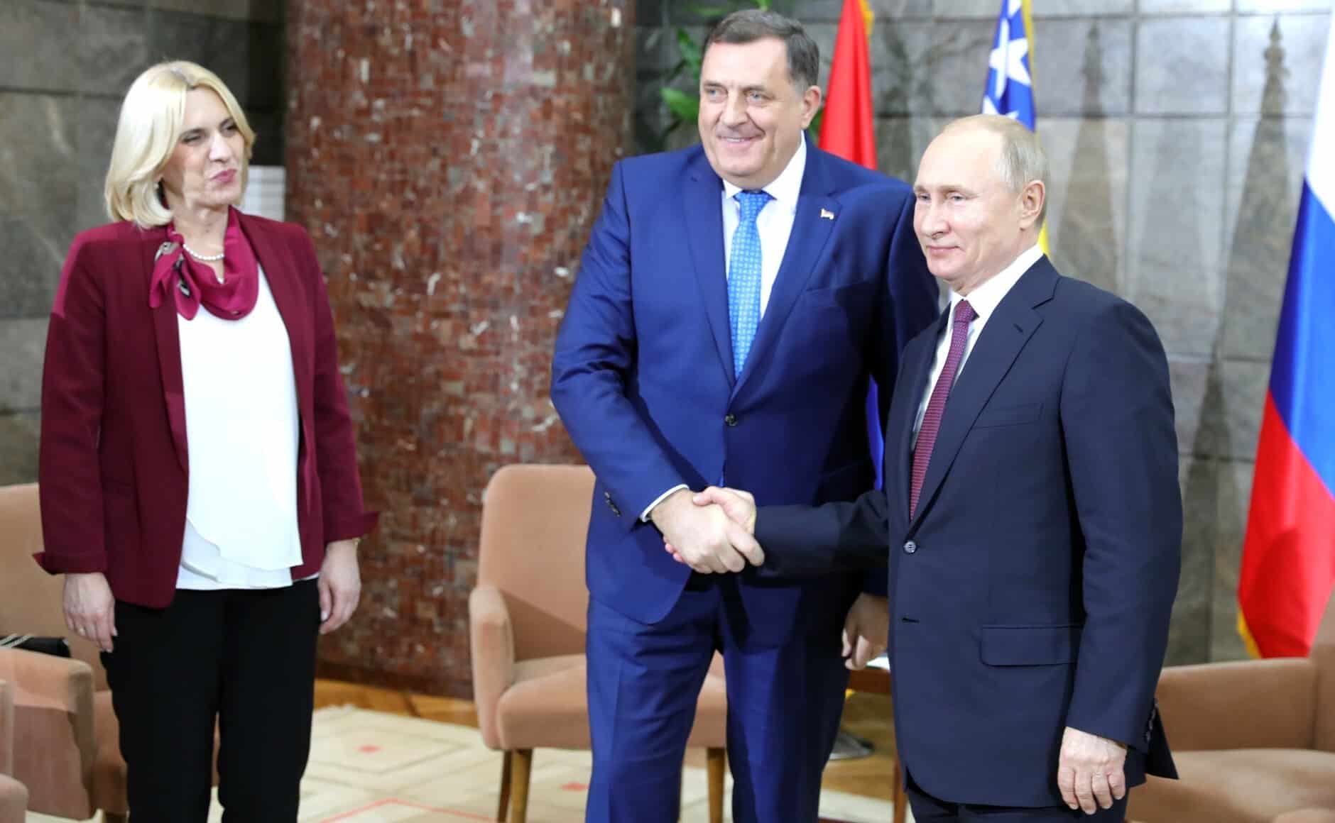 Zeljka Cvijanovic, Milorad Dodik y Vladimir Putin, en una imagen de archivo en 2019.