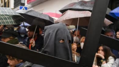 Las hermandades de noche del Lunes Santo de Sevilla no salen por la lluvia