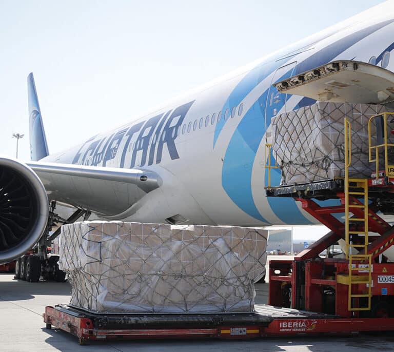 Los pelotazos del covid que amenazan al Gobierno y al PP