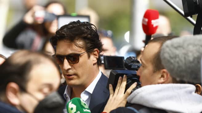Luis Medina, a su llegada a los Juzgados. Luis Medina, a su llegada a los Juzgados.