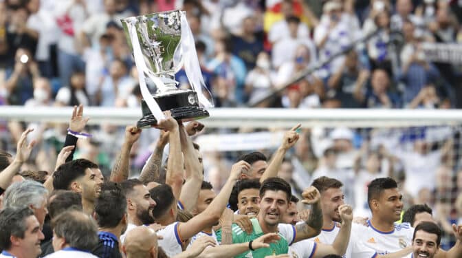 El Real Madrid defiende corona en una Liga marcada por las palancas del Barça y el Mundial de Catar