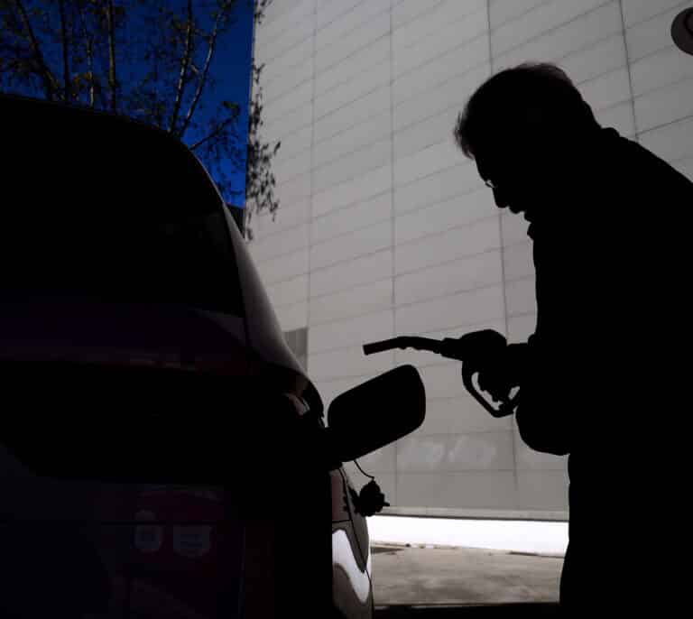 Gasolineras, un negocio al alza amenazado por la competencia desleal y el fraude
