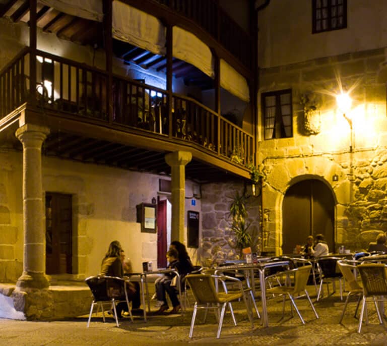 Detenido un varón por arrancarle a mordiscos parte del labio a un joven en Ourense