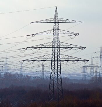 Colapso eléctrico: el Gobierno permite a las energéticas duplicar la inversión en [...]