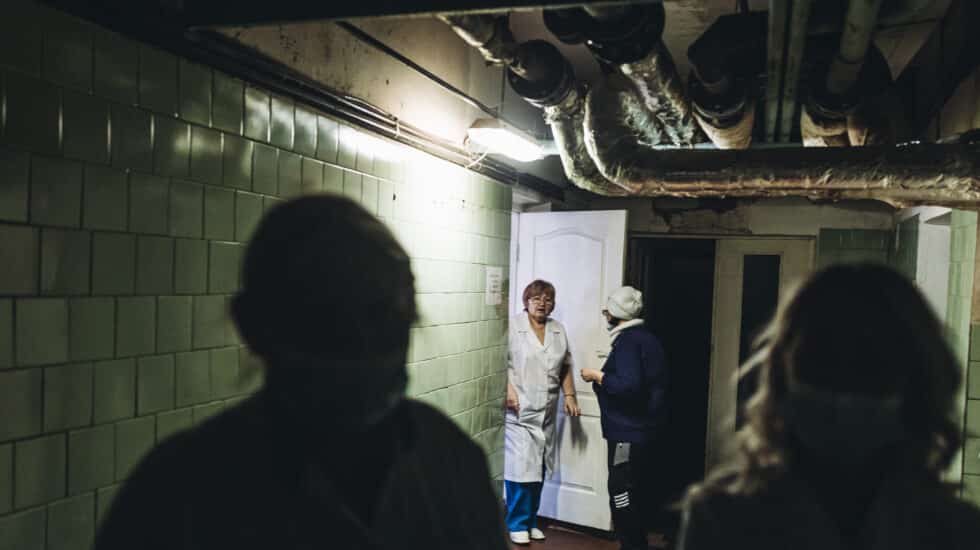 Enfermeras en el sótano de un hospital de Kiev.