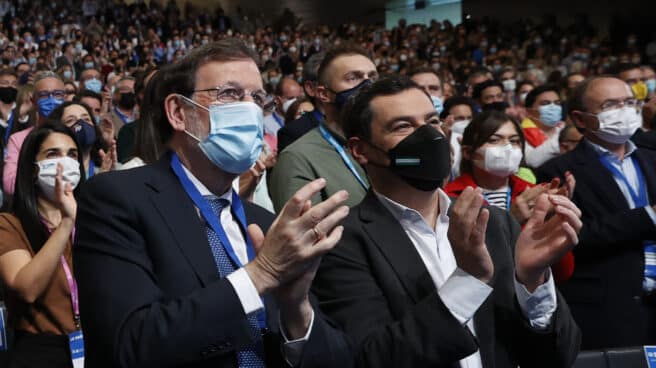 Rajoy y Moreno, en el Congreso del PP de Sevilla. Rajoy y Moreno, en el Congreso del PP de Sevilla.