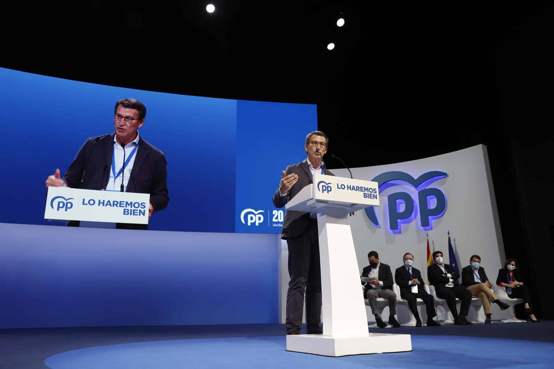 Alberto Núñez-Feijóo, en el congreso del PP que se celebra en Sevilla