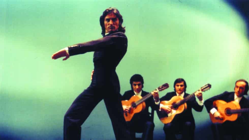 Antonio Gades en "La Flamenca" con tres guitarristas en 1970