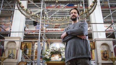 De Járkov a pintar los frescos de la catedral rusa de Madrid, el viaje del ucraniano Andrey Babotenko