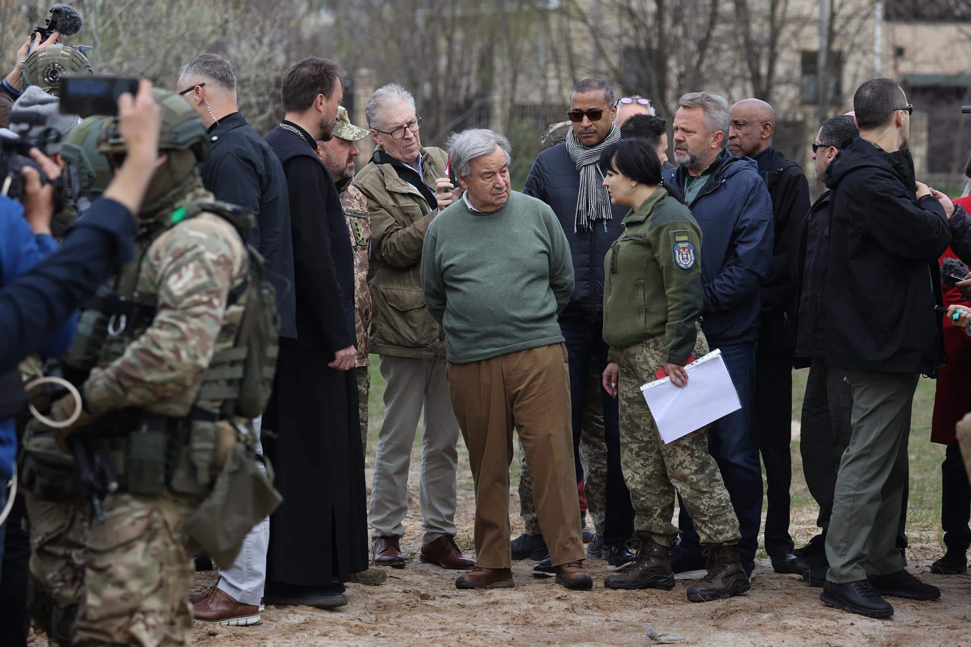 El secretario general de la ONU, António Guterres, en su visita a Borodyanka