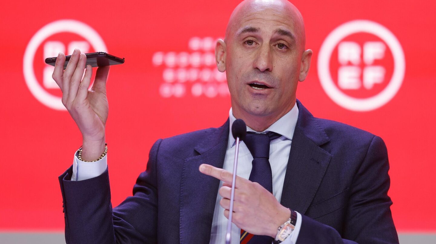 Rubiales, durante la rueda de prensa en la que explicó la polémica del contrato de la Supercopa