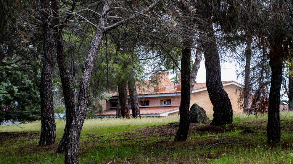 Vista de la casa principal de los terrenos de los Heraldos del Evangelio en el municipio madrileño de Sevilla la Nueva